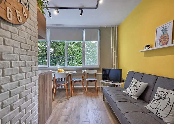 Daire Lazur First Line *